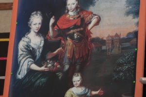 Op dit schilderij de man in het rood: Justus de Coninck, en het kleine meisje Justina Abelina